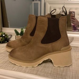 Sorel women’s Hi-Line Heel Chelsea Boots